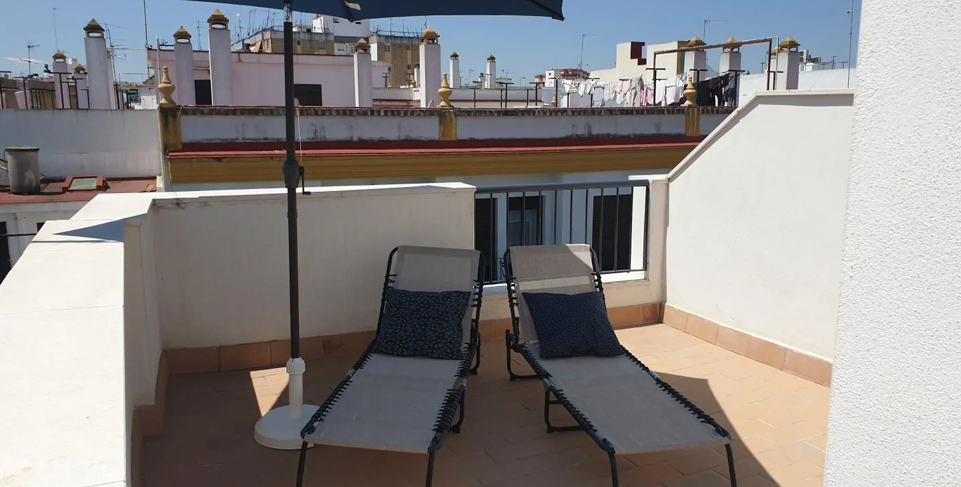 Atico Aire De Triana Appartement Sevilla